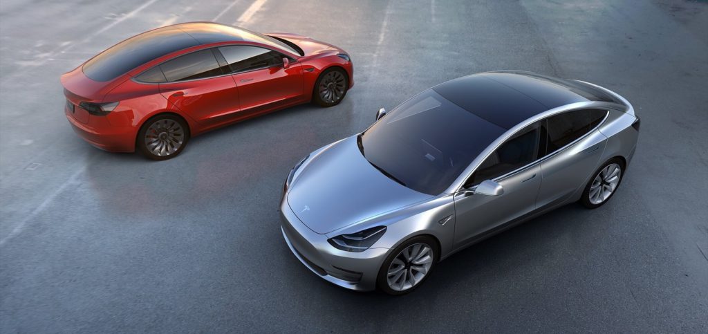 tesla model 3 uvedenie na trh a prvé dodávky