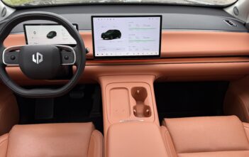 leapmotor c10 interier