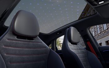 mercedes-benz c eq interier